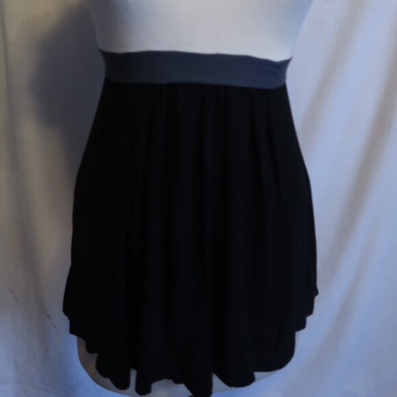 Black and White Short Sleeve Embellished Dress - Picture 2 of 8